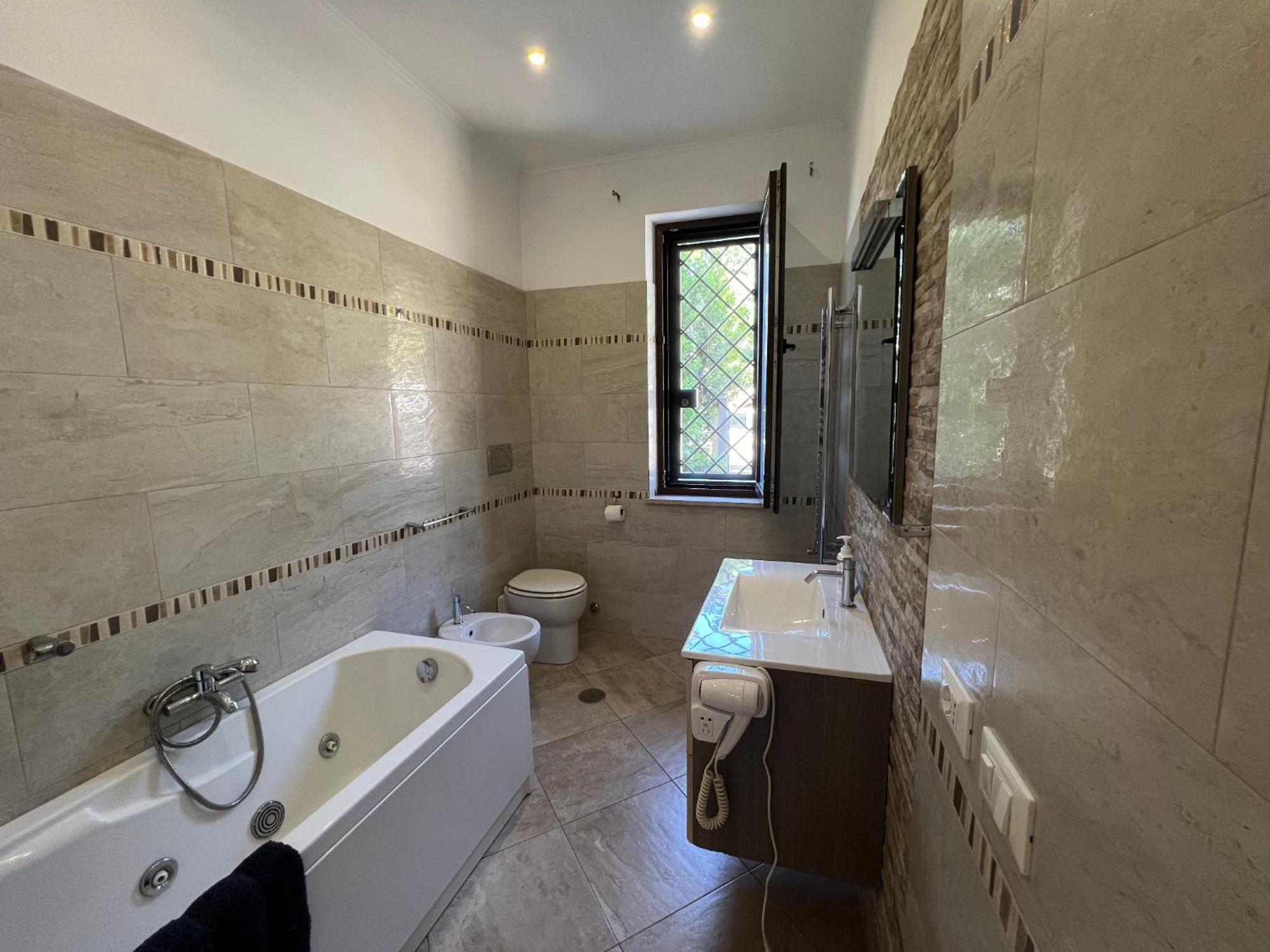 -5 Min From Bus Stop-Free Parking Ngoại thất bức ảnh